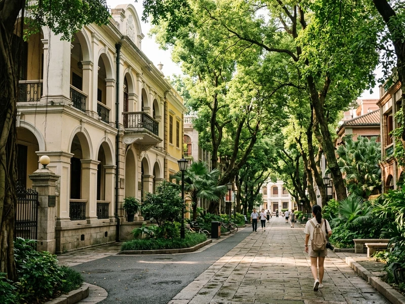 Este roteiro de 3 dias para viajante solo equilibra a autodescoberta com oportunidades seguras de conexão cultural e social. Explorando a arquitetura histórica de Shamian, os cafés colaborativos de Dongshankou, a espiritualidade do Templo das Seis Banianas e a imponência futurista da Canton Tower, a jornada combina o ritmo individual com a vivência em espaços comunitários acolhedores. A rota utiliza metrôs eficientes e avenidas de grande movimento, garantindo autonomia, segurança e ricas trocas culturais na capital cantonesa. 🏮🍜✨