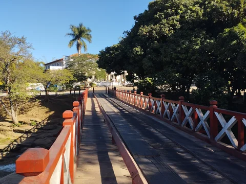 Ponte Sobre o Rio das Almas