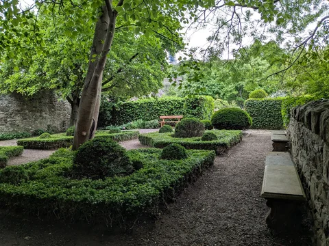 Dunbar's Close Garden