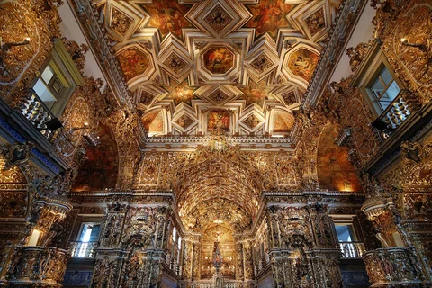 Pelourinho e Igreja de São Francisco