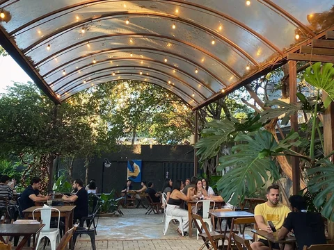 Evoé Café com Livros