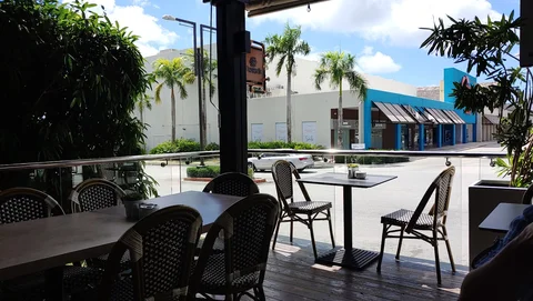 Noah Restaurant & Lounge