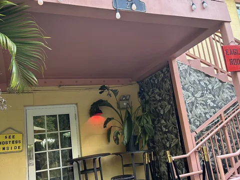 27 Restaurant and Bar