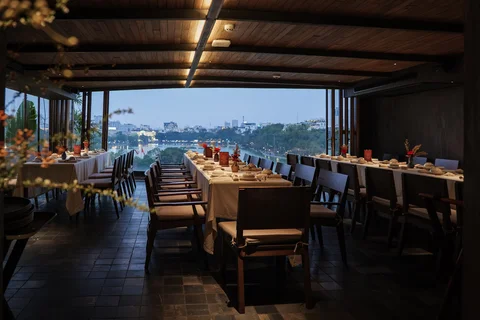 Cầu Gỗ Restaurant