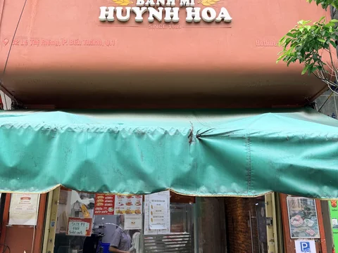 Bánh Mì Huỳnh Hoa