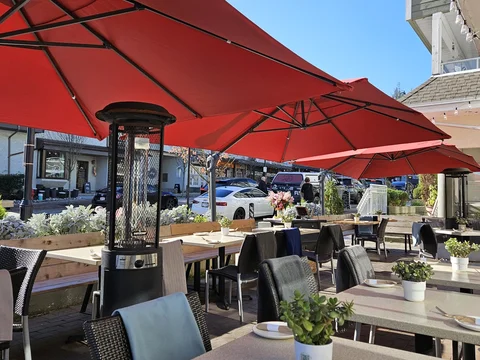 Arms Reach Bistro