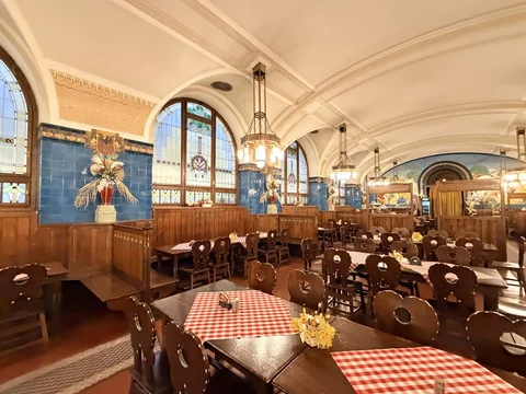 Plzenska restaurace v Obecnim dome