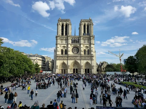 Catedral de Notre Dame (exterior) e Pont Neuf