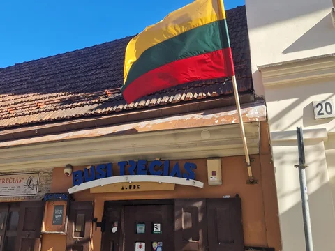 Būsi Trečias