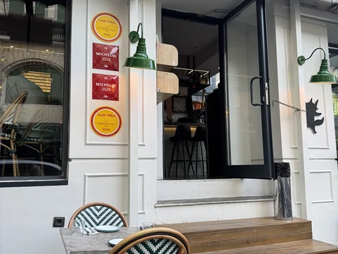 Foxy Wine & Cocktail Bar