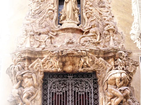 Museo Nacional de Cerámica y Artes Suntuarias González Martí