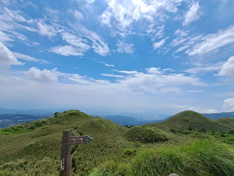 Qixingshan Main Peak Trail