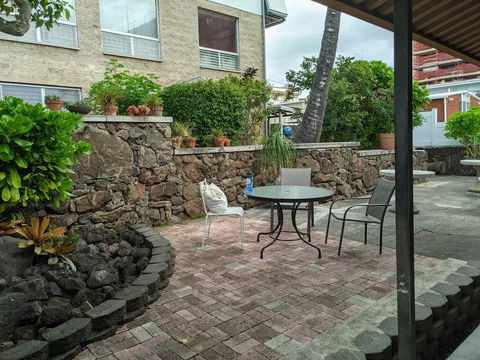 HI Honolulu University Hostel