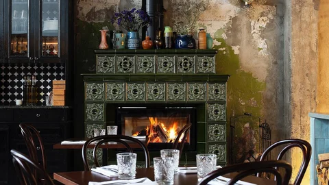 Lore Bistroo