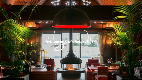 The lounge on the water
