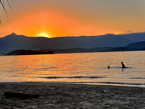 Enseada das Estrelas e Praia de Fora
